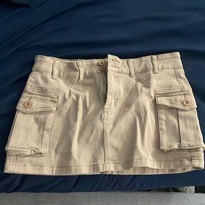 Khaki cargo mini skirt